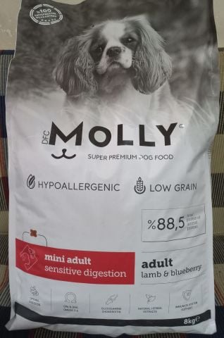 Molly Hypoallergenic Kuzu Etli Küçük Irk Yetişkin Köpek Kuru Maması 8 kg (stt:10/2026)